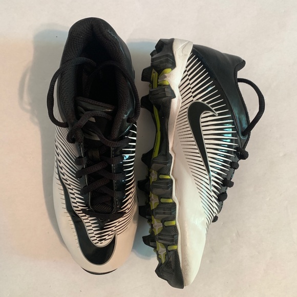 Nike Other - Nike | Boys Fastflex VPR Black and White Cleats